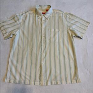 Izod Men’s Shirt Size XL Short Sleeve Button Down Yellow Striped Casual Classic